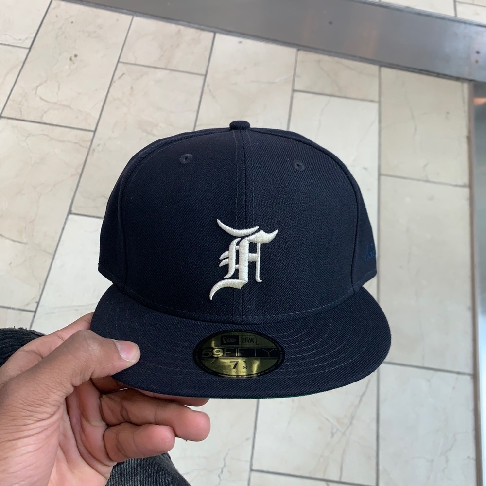Fear of God Essentials/New Era fitted cap - Picture 1 of 4